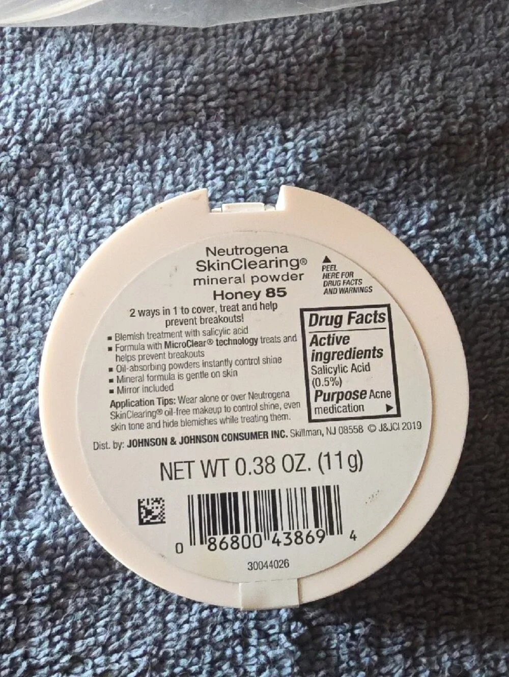 3 For $9 SEE DETAILS Neutrogena SkinClearing Mineral Powder - Honey